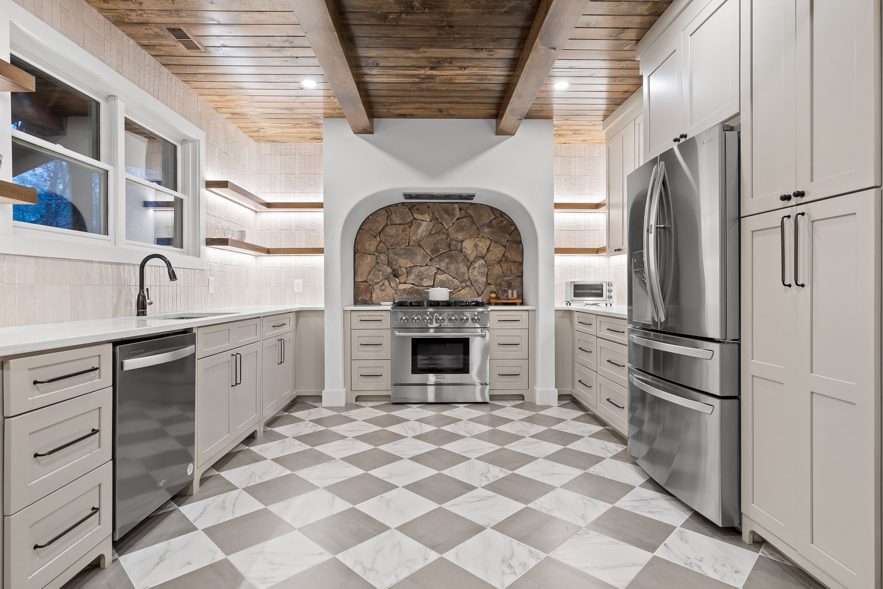270 Dodd Lane Luxury Basement Atlanta — Photo 15